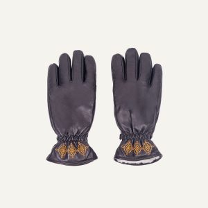 Have 5 - Black, 7,5